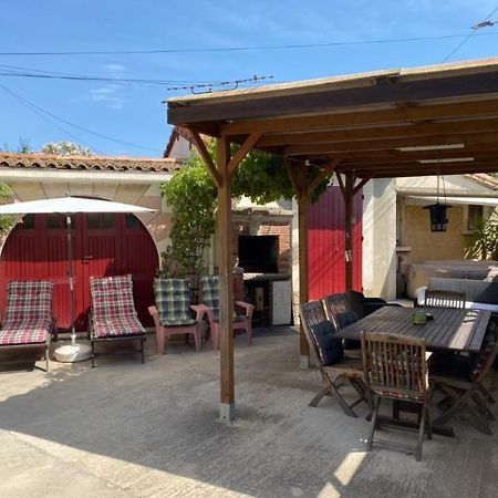 Appartement Tout Confort Avec Parking Fermé Arles Extérieur photo
