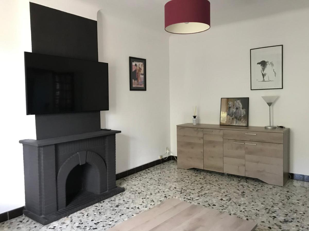 Appartement Tout Confort Avec Parking Fermé Arles Extérieur photo
