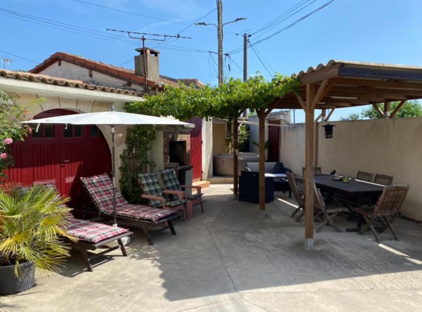Appartement Tout Confort Avec Parking Fermé Arles Extérieur photo