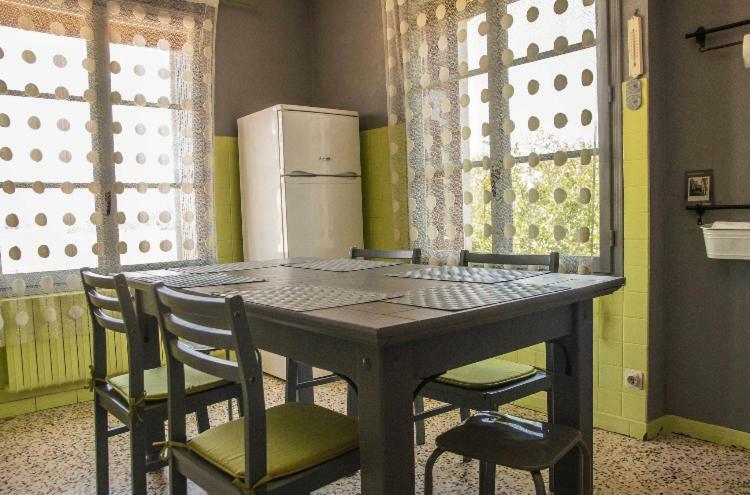 Appartement Tout Confort Avec Parking Fermé Arles Extérieur photo