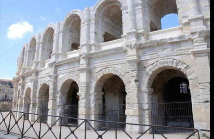 Appartement Tout Confort Avec Parking Fermé Arles Extérieur photo